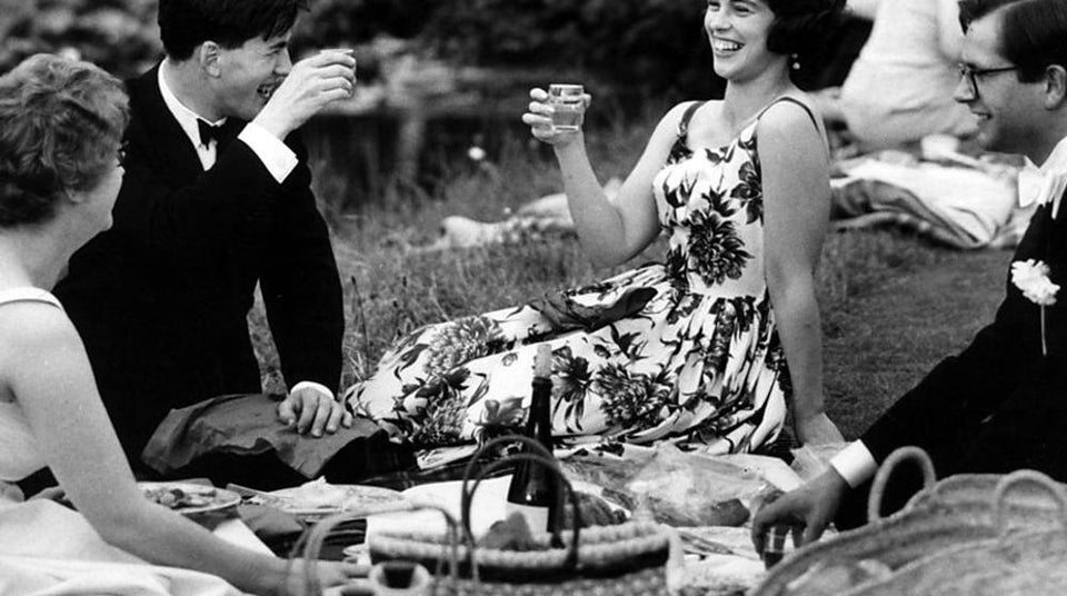 How To Wear Black Tie In Summer