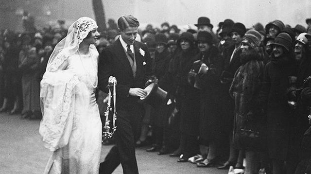 What To Wear To A Wedding